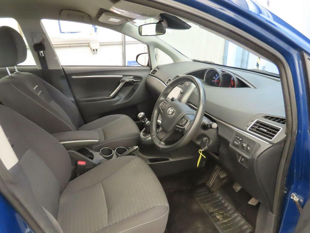 Toyota Verso 1.6 D-4d Design 2016 Brown #8