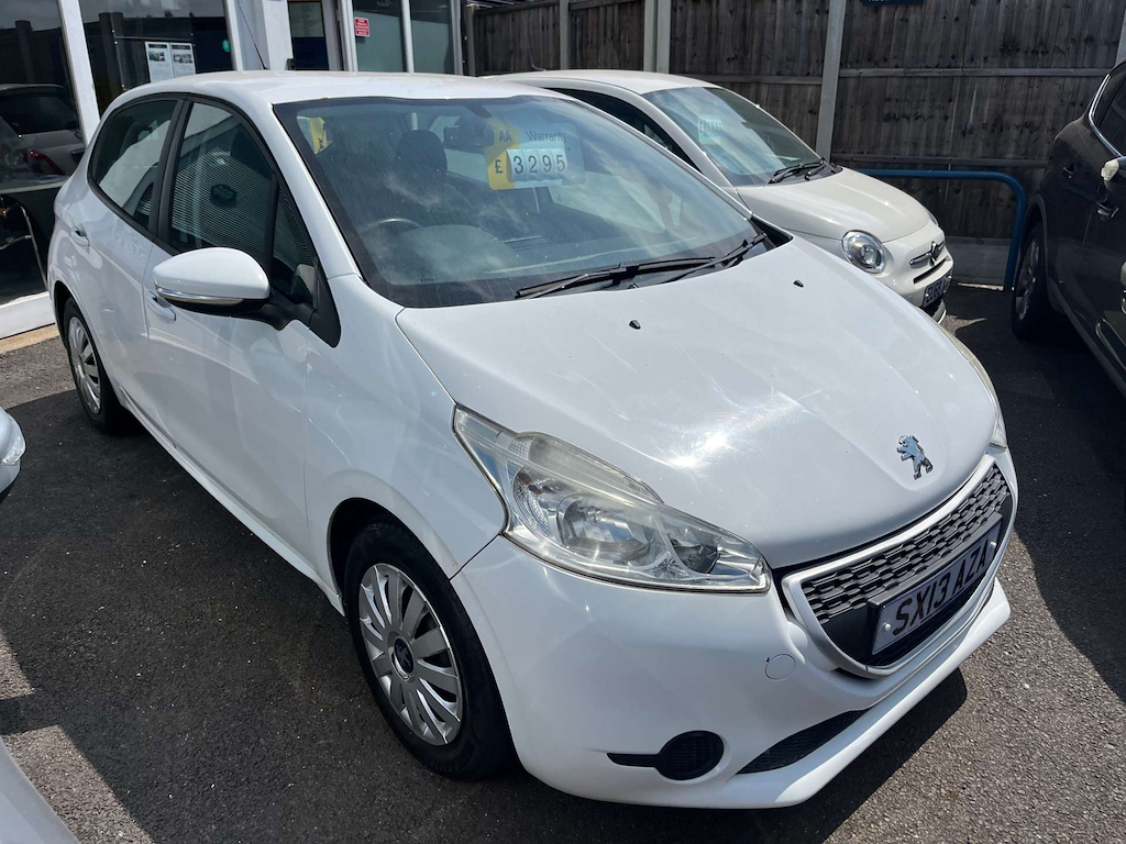 Peugeot 208 Access SX13AZA White
