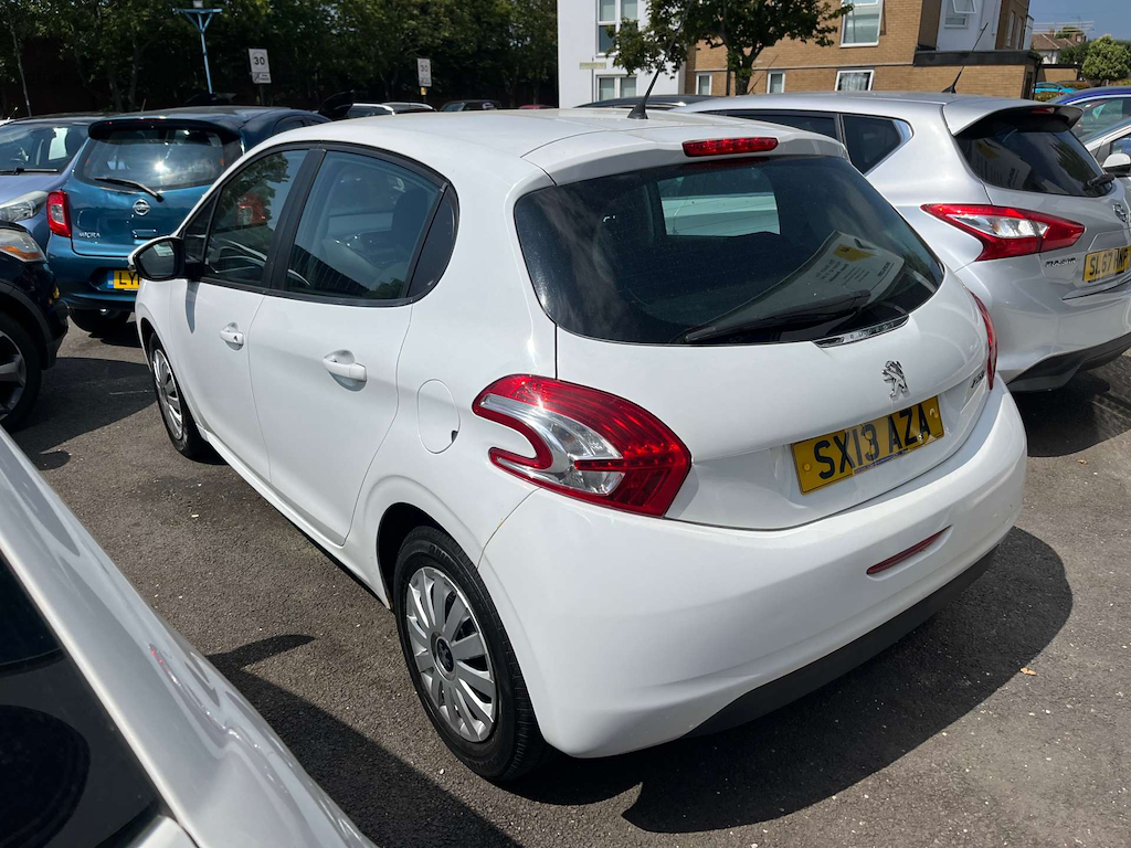 Peugeot 208 Access SX13AZA White #4