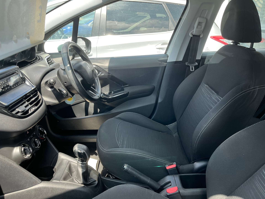 Peugeot 208 Access SX13AZA White #3