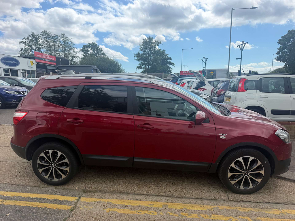 Nissan Qashqai+2 Qashqai2 N-tec Red #5