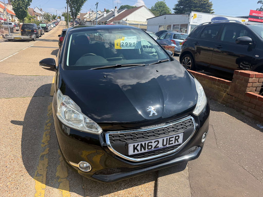 Peugeot 208 Active Black #5