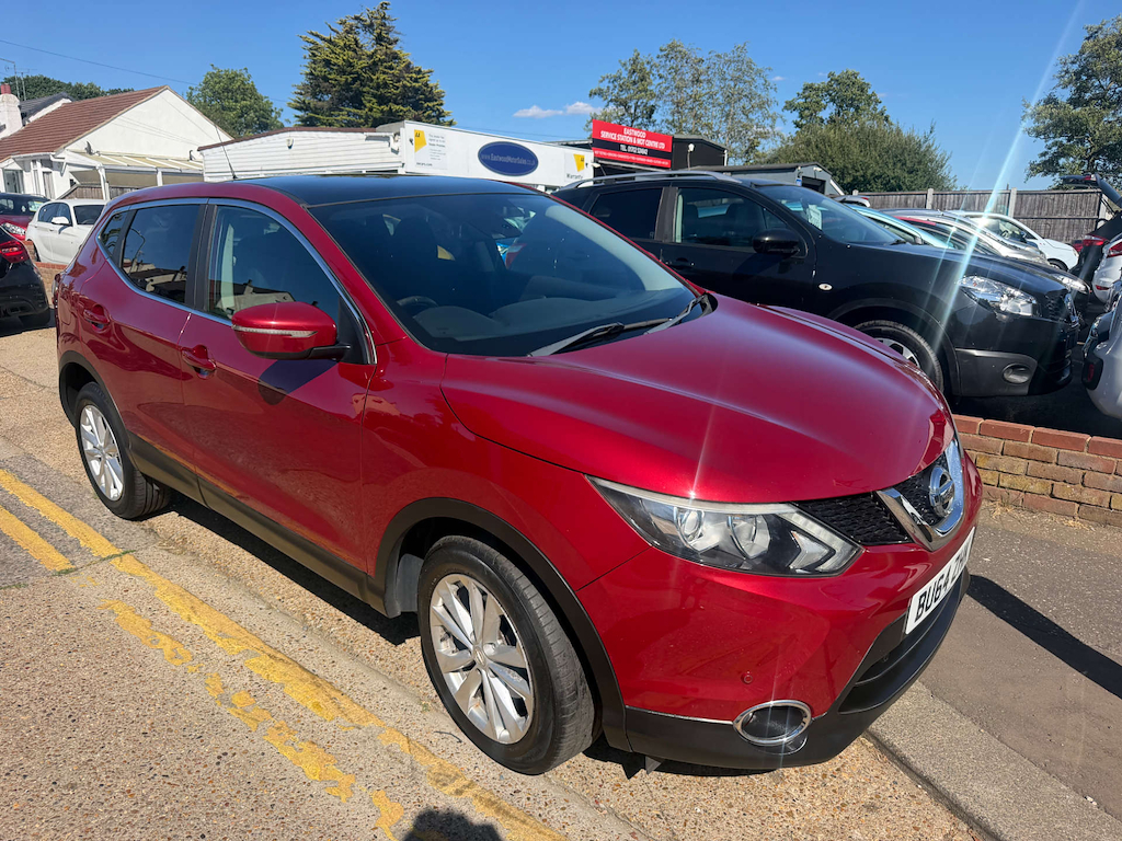 Nissan Qashqai Acenta Premium Dig-t Red