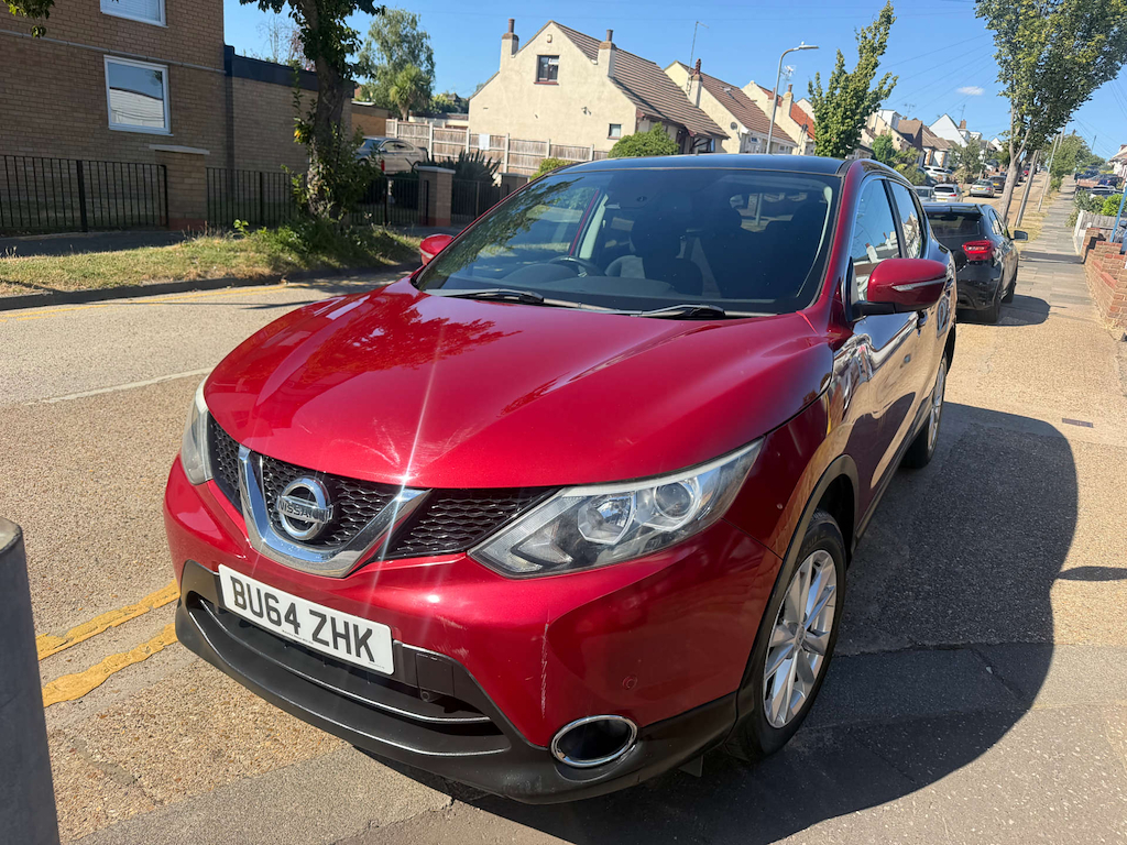 Nissan Qashqai Acenta Premium Dig-t BU64ZHK Red #3