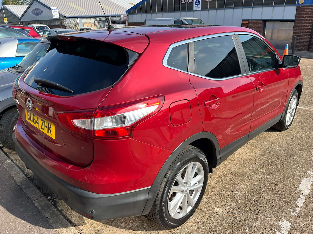 Nissan Qashqai Suv Red #2