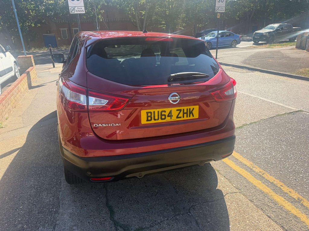 Nissan Qashqai Acenta Premium Dig-t BU64ZHK Red #4