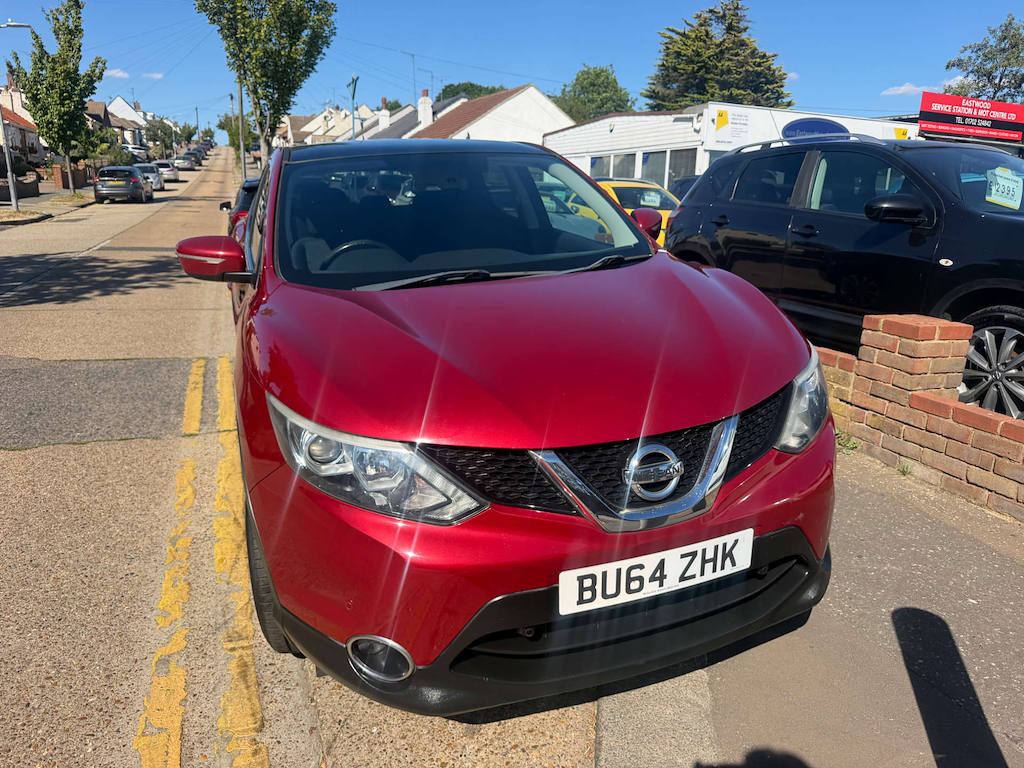 Nissan Qashqai Acenta Premium Dig-t BU64ZHK Red #5