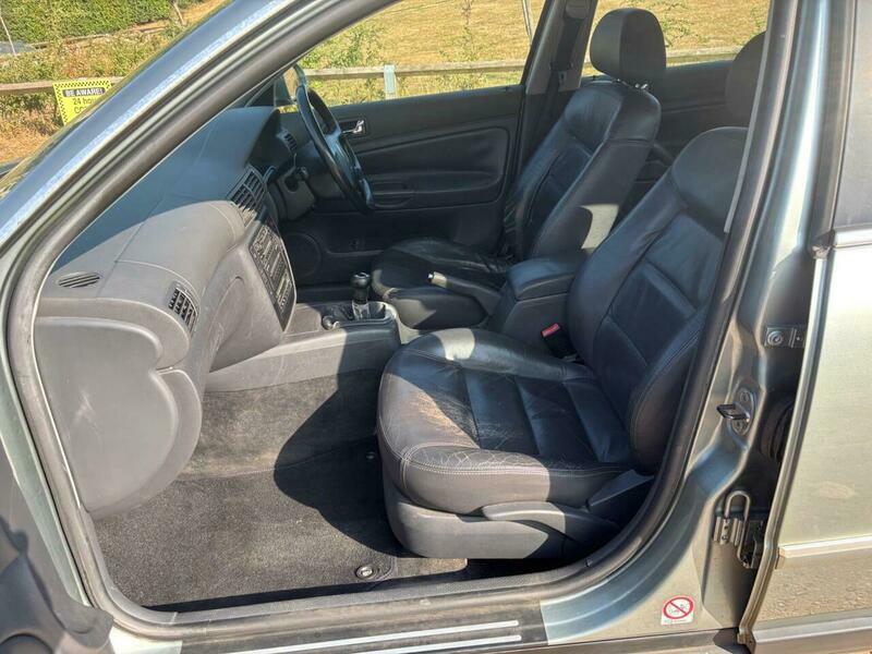 Volkswagen Passat Highline 130Bhp Silver #25