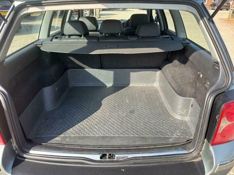 Volkswagen Passat Highline 130Bhp Silver #28
