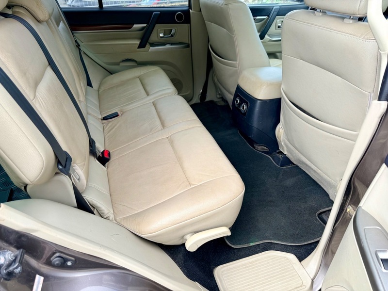 Mitsubishi Shogun Shogun Sg3 Di-d Lwb Black #21