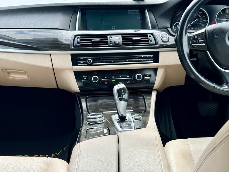 BMW 5 Series M Sport Grey #14