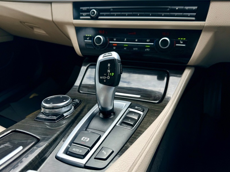 BMW 5 Series M Sport Grey #23