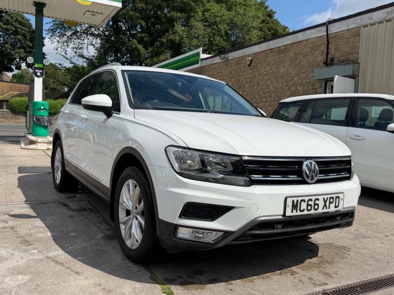 Volkswagen Tiguan 2.0 Tdi Bluemotion Tech Se Navigation Dsg 4Motion MC66XPD White #2