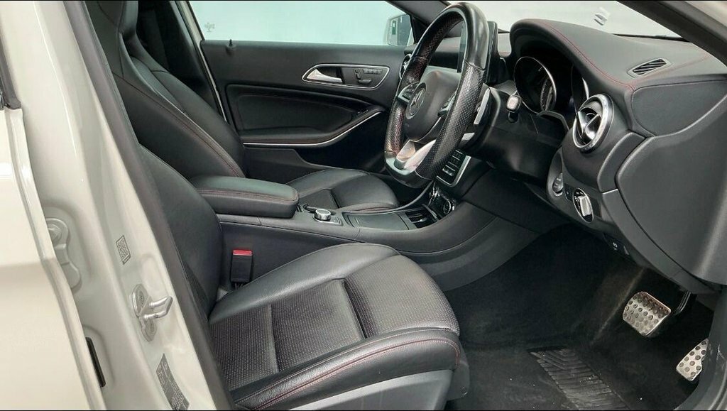 Mercedes-Benz GLA Class 2L Amg Line White #3