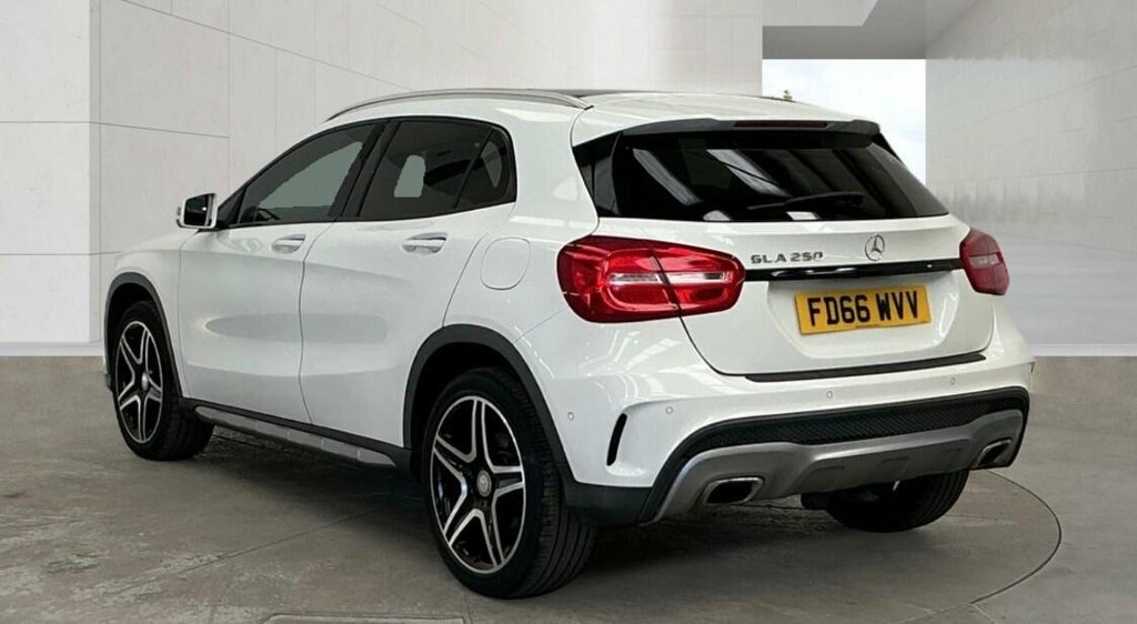 Mercedes-Benz GLA Class 2L Amg Line White #6