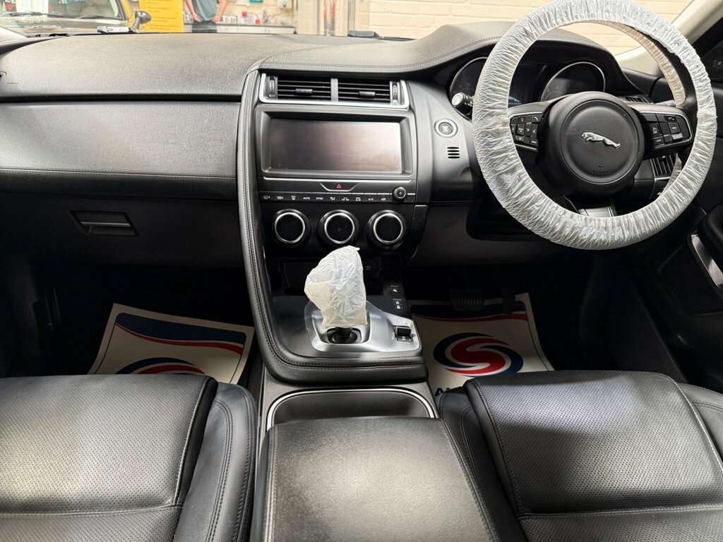 Jaguar E-Pace 2L S White #2