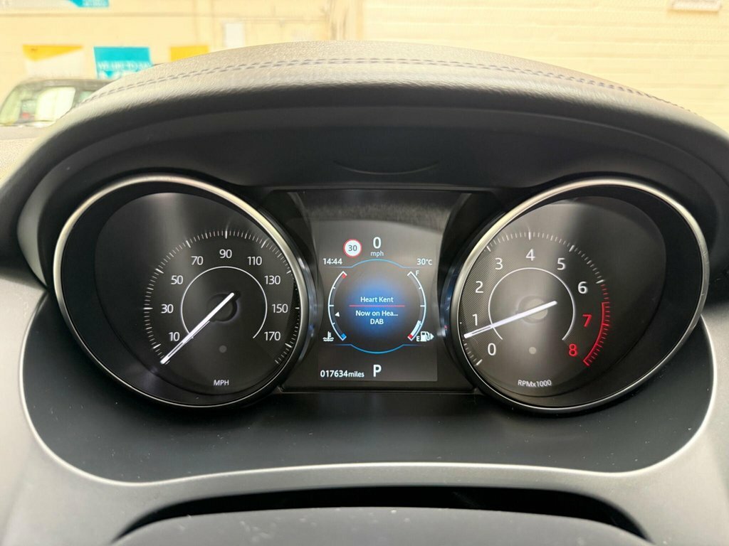 Jaguar E-Pace 2L S White #3