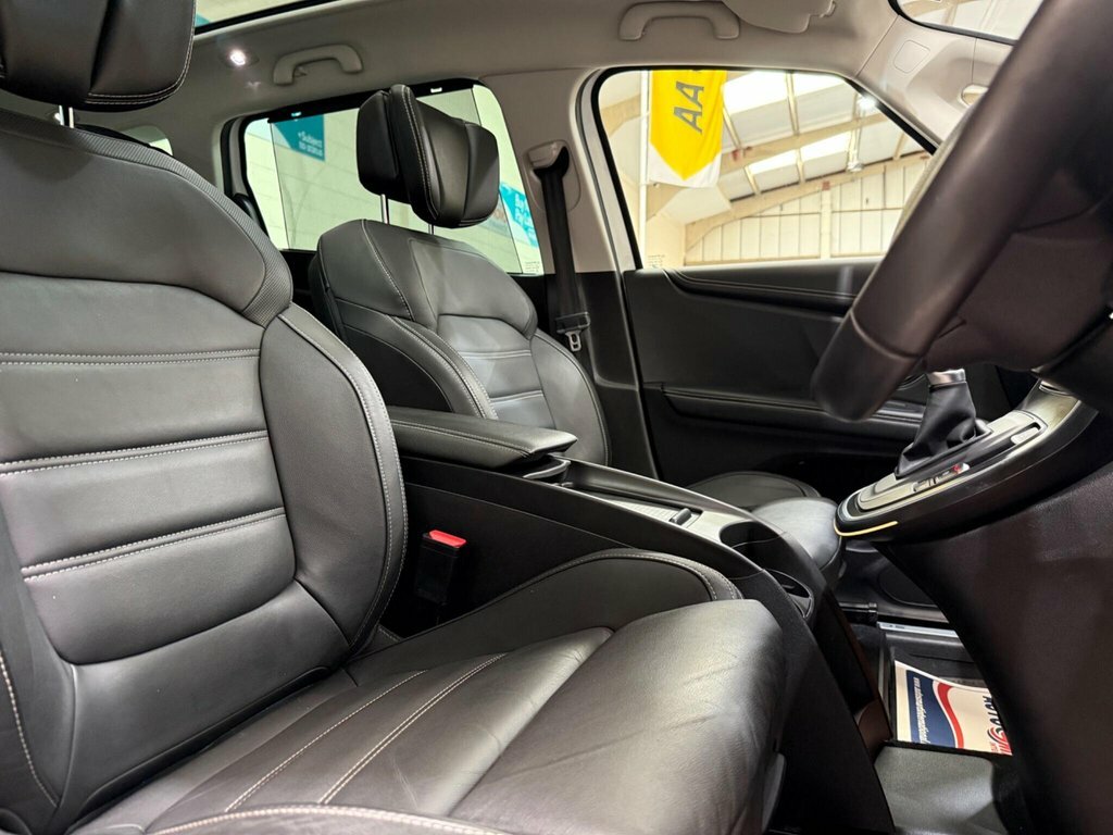 Renault Grand Scenic Dynamique S Nav Red #23