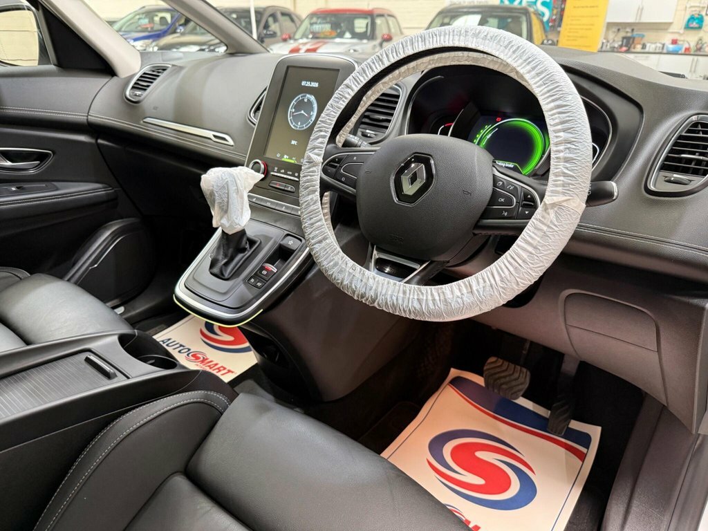 Renault Grand Scenic Dynamique S Nav Red #22