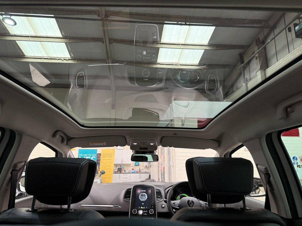 Renault Grand Scenic Dynamique S Nav Red #16