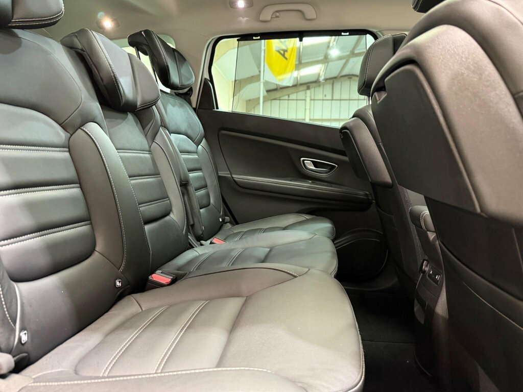 Renault Grand Scenic Dynamique S Nav Red #20