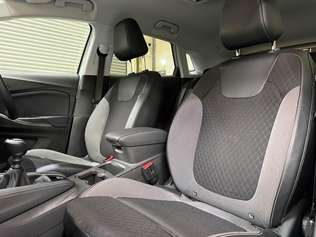 Vauxhall Grandland X 1.2L Sri Nav White #3