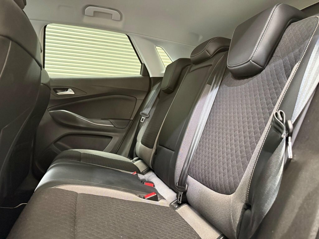 Vauxhall Grandland X 1.2L Sri Nav White #4