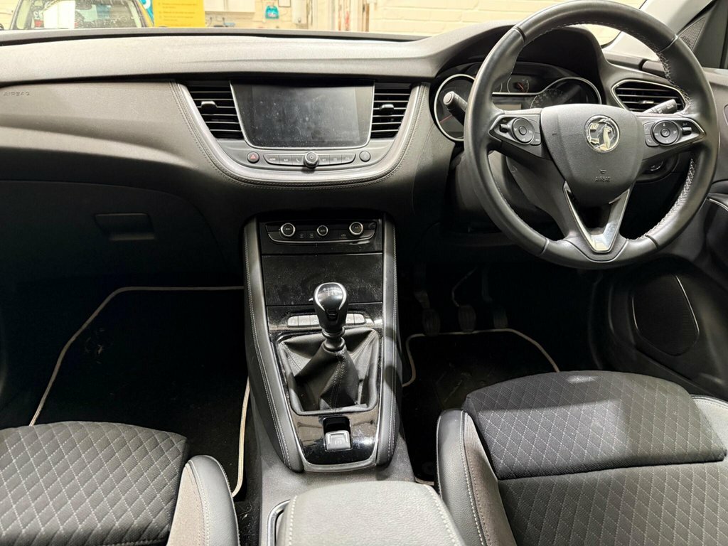 Vauxhall Grandland X 1.2L Sri Nav White #2