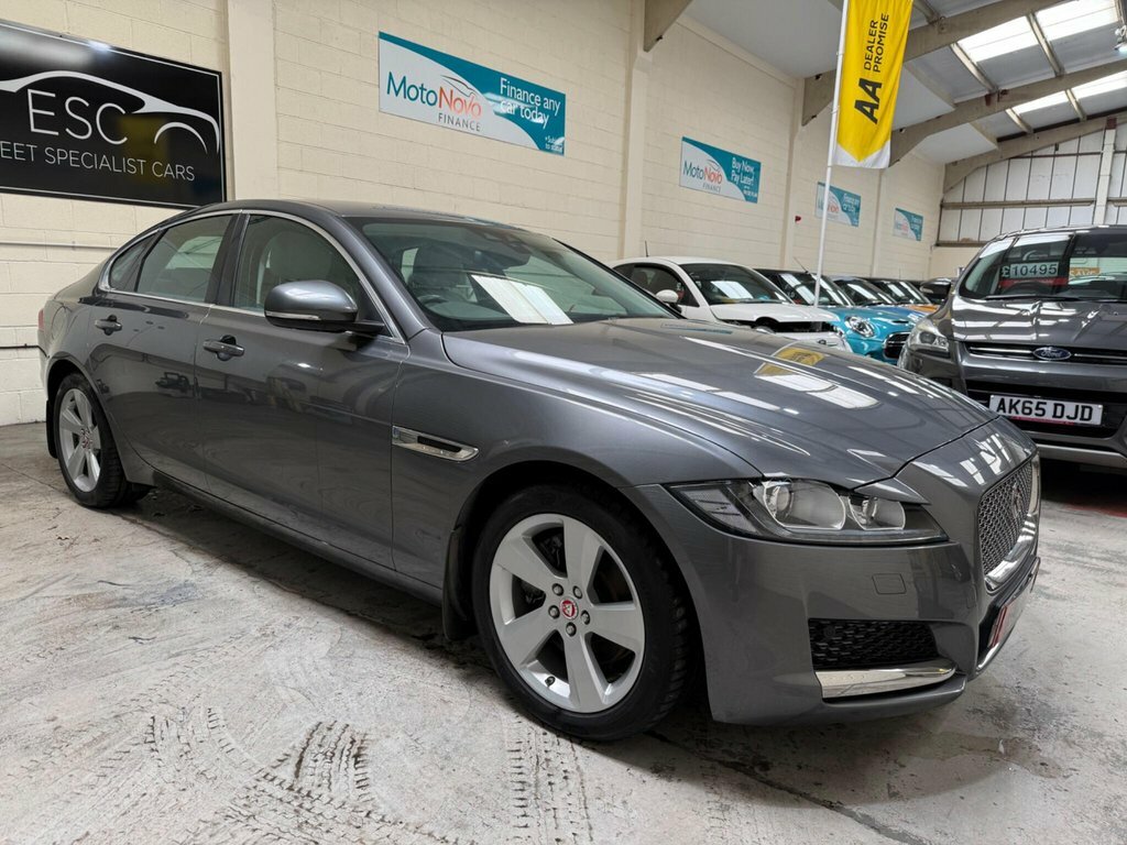 Jaguar XF 2L Portfolio Grey