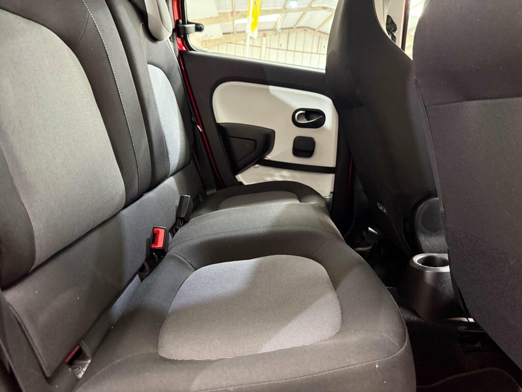 Renault Twingo 0.9L Dynamique Red #5