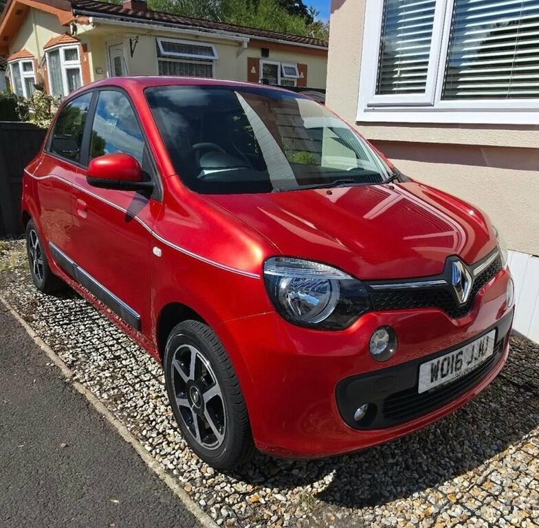Renault Twingo 0.9L Dynamique Red