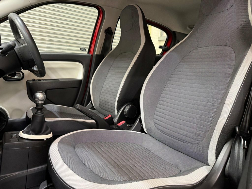 Renault Twingo 0.9L Dynamique Red #3