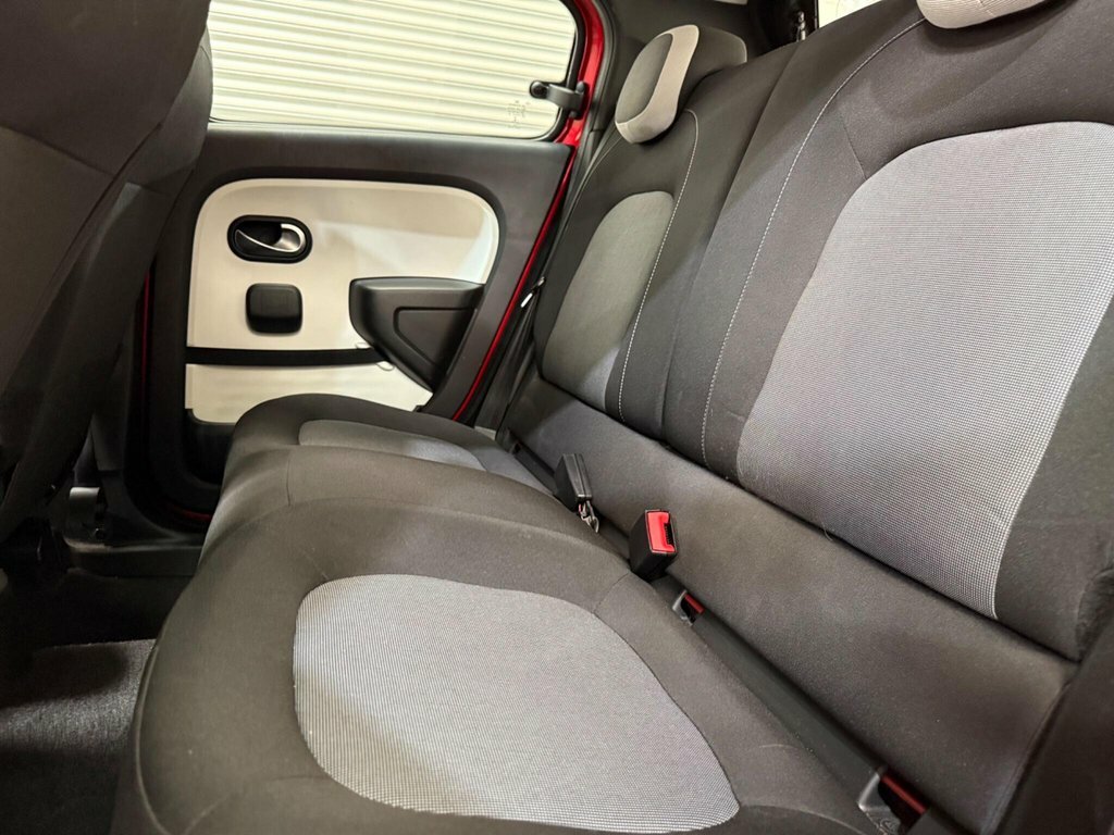 Renault Twingo 0.9L Dynamique Red #4