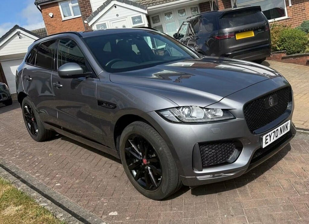 Jaguar F-Pace 2L Chequered Flag Grey