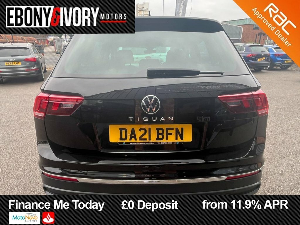 Volkswagen Tiguan 1.5L Life Black #4