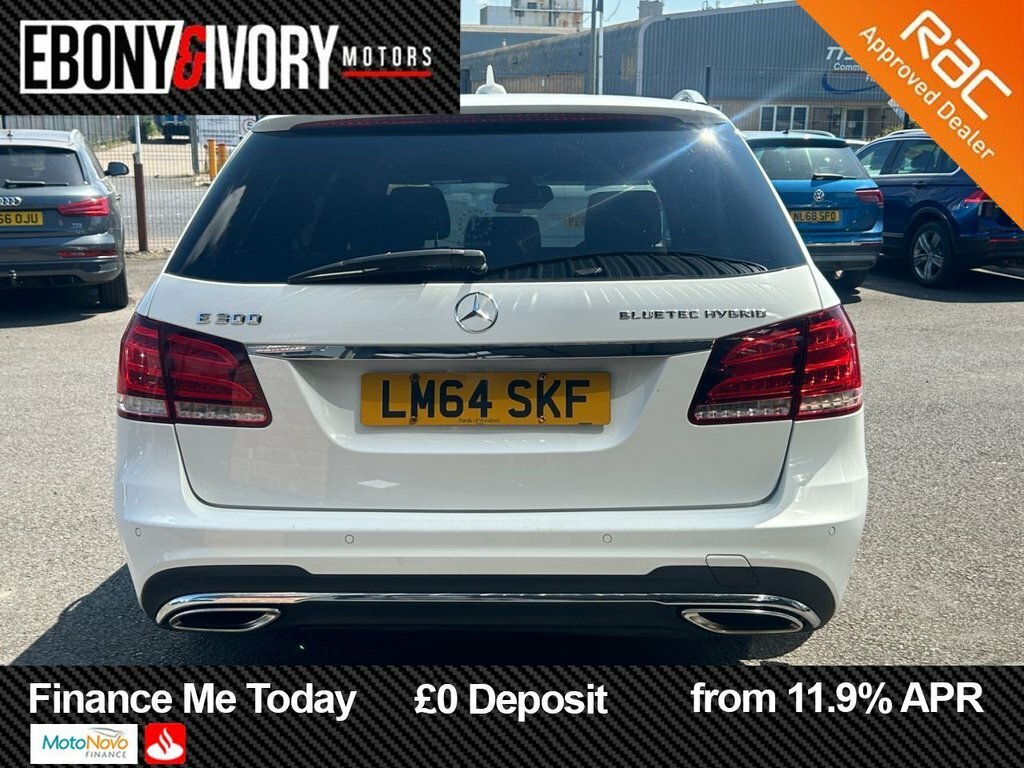 Mercedes-Benz E Class 2.1L Amg Line White #4