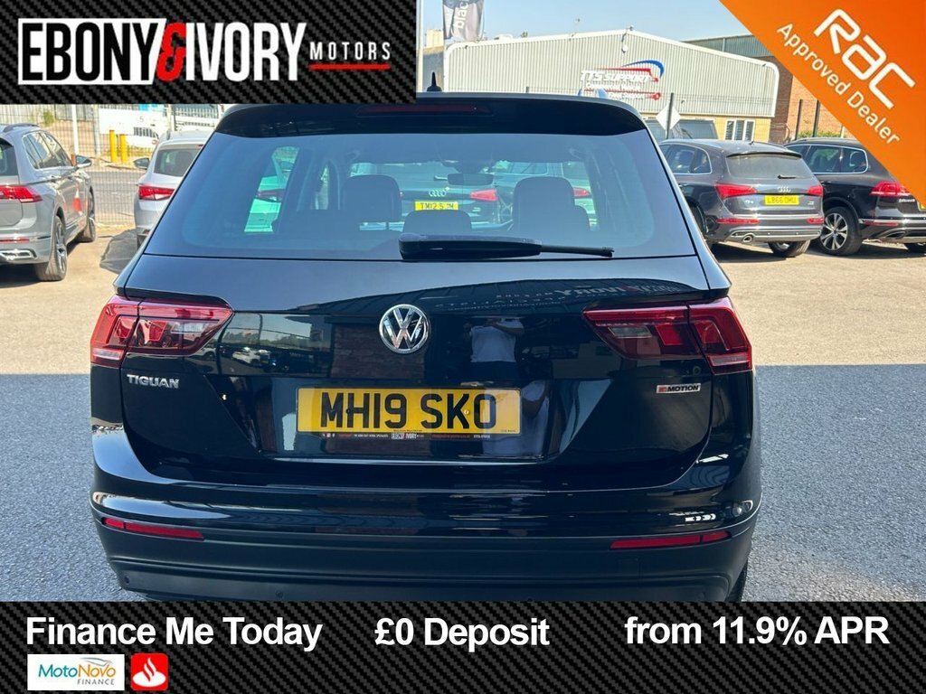 Volkswagen Tiguan 2L Match MH19SKO Black #4