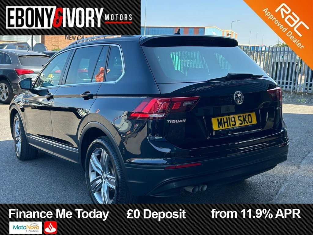 Volkswagen Tiguan 2L Match MH19SKO Black #3