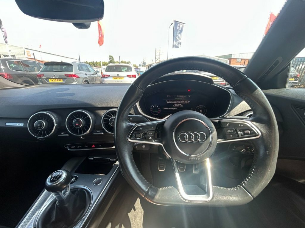 Audi TT Black Edition White #16