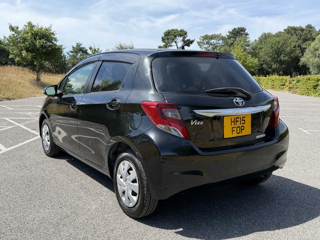 Toyota Vitz 1.0 2015 Toyota Vitz 1.0 Black Black #4