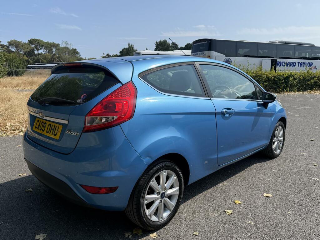Ford Fiesta 1.25 Zetec Hatchback 133 G Km 8 CA09OHU Blue #5