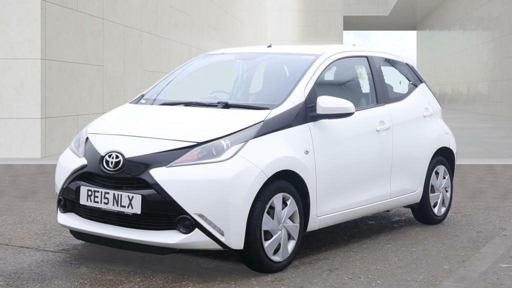 Toyota Aygo X X-play White