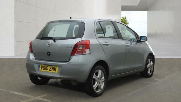 Toyota Yaris 1.33 Dual Vvt-i Tr Hatchback Multimode VO10ZNK Silver #5