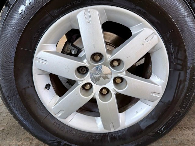 Mitsubishi Shogun Suv 3.2 Di-d Elegance 2006 Grey #13