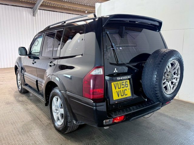 Mitsubishi Shogun 2006 3.2 Di-d Elegance Suv 2 Black #4
