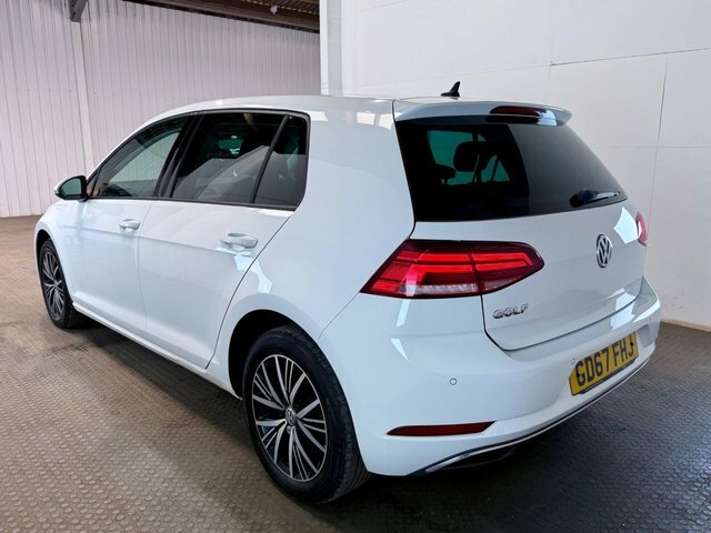 Volkswagen Golf 2018 1.6 Tdi Bluemotion Tech Se Nav Hatchback GD67FHJ White #4