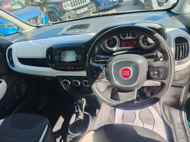 Fiat 500L 1.4 L Pop Star White #9