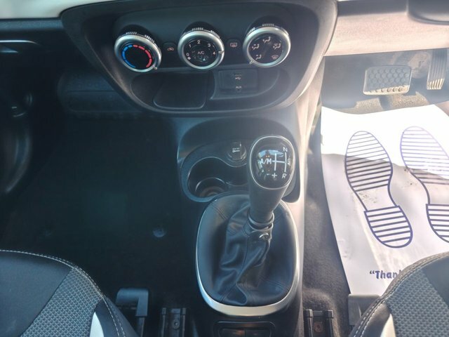 Fiat 500L 1.4 L Pop Star White #17
