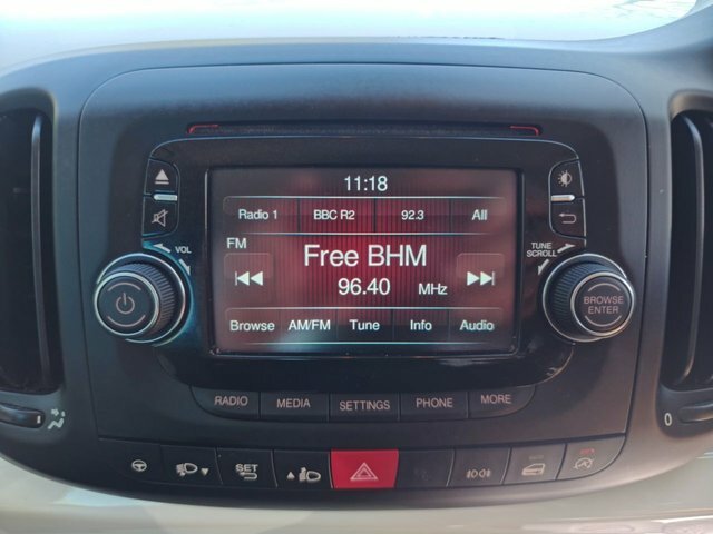 Fiat 500L 1.4 L Pop Star White #44