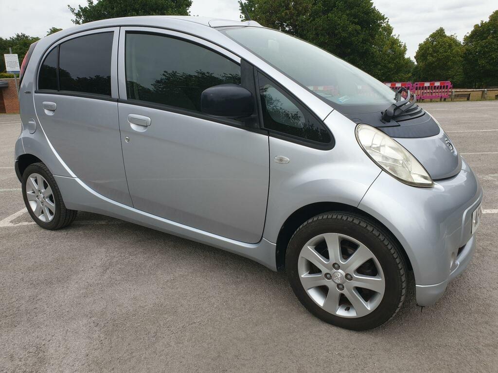 Peugeot ION Hatchback White #30